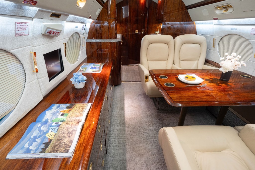 Gulfstream toplantı masası